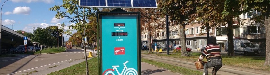 Een fietstelpaal in Gent.