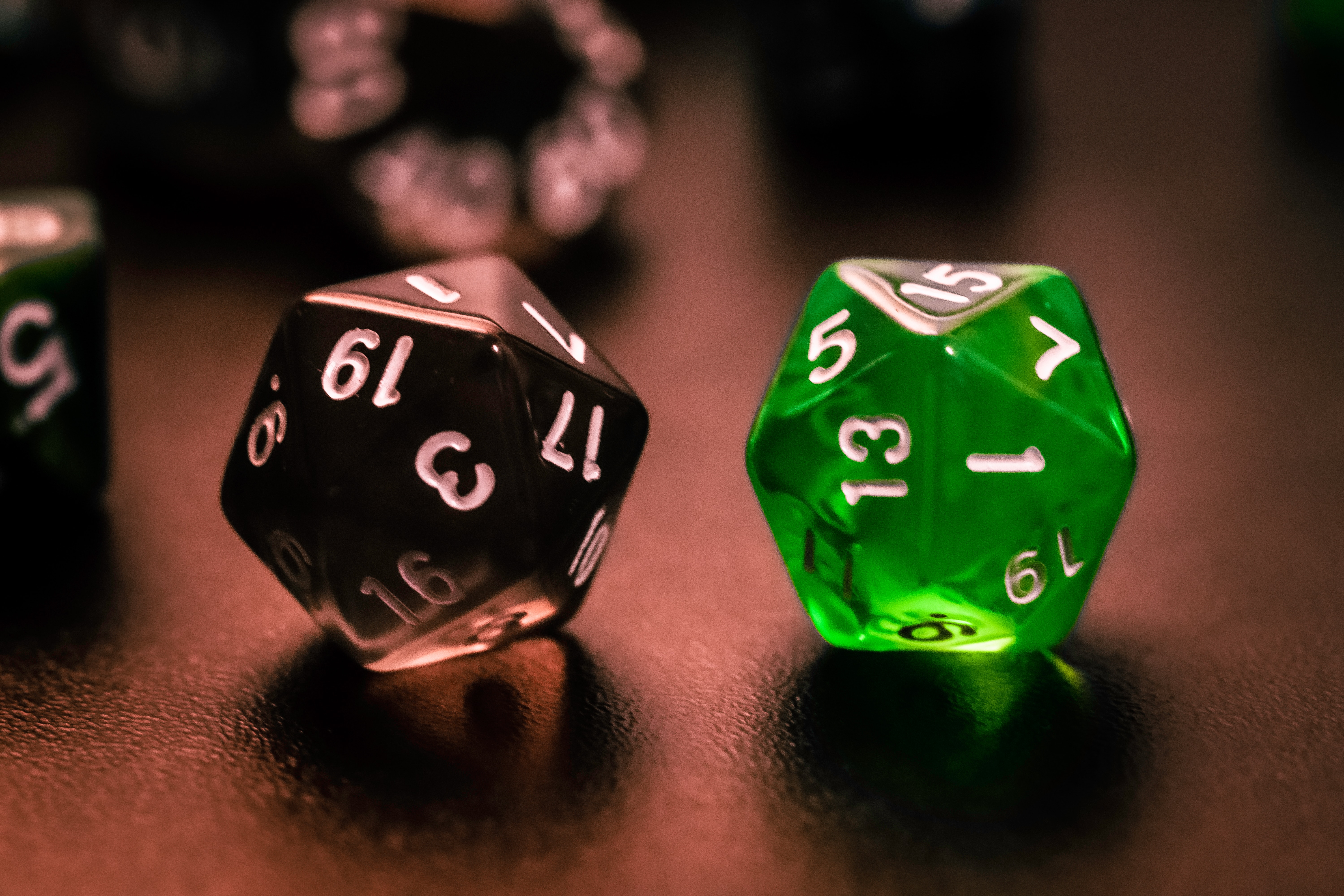 Enkele dobbelstenen uit Dungeons & Dragons