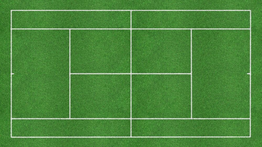 Een tennisveld gezien van bovenaf.