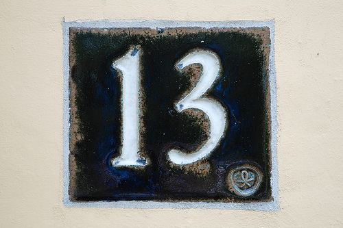 paraskevidekatriafobie