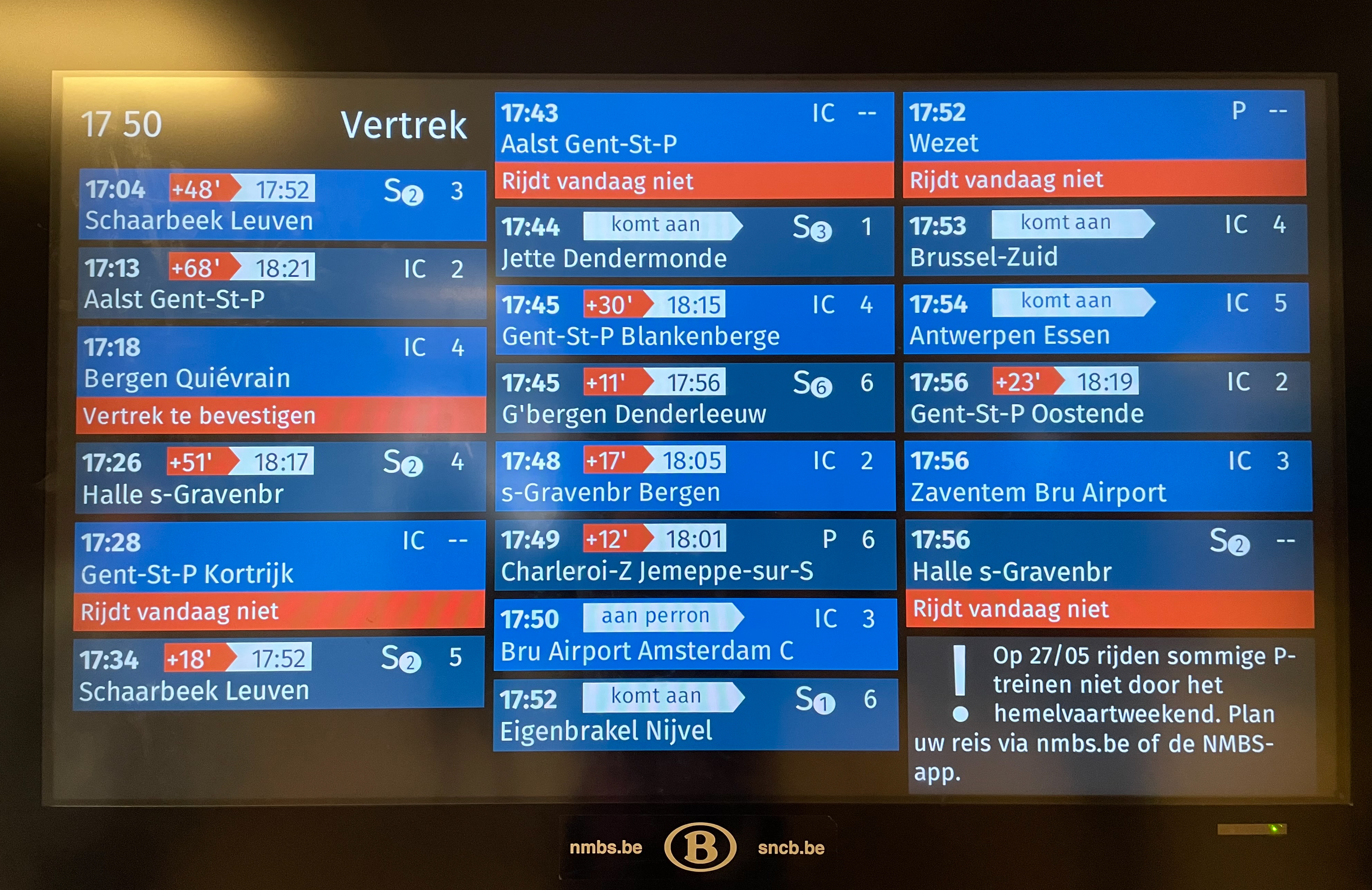 Een typische dag met vertragingen bij de NMBS. Een typische dag met vertragingen bij de NMBS.