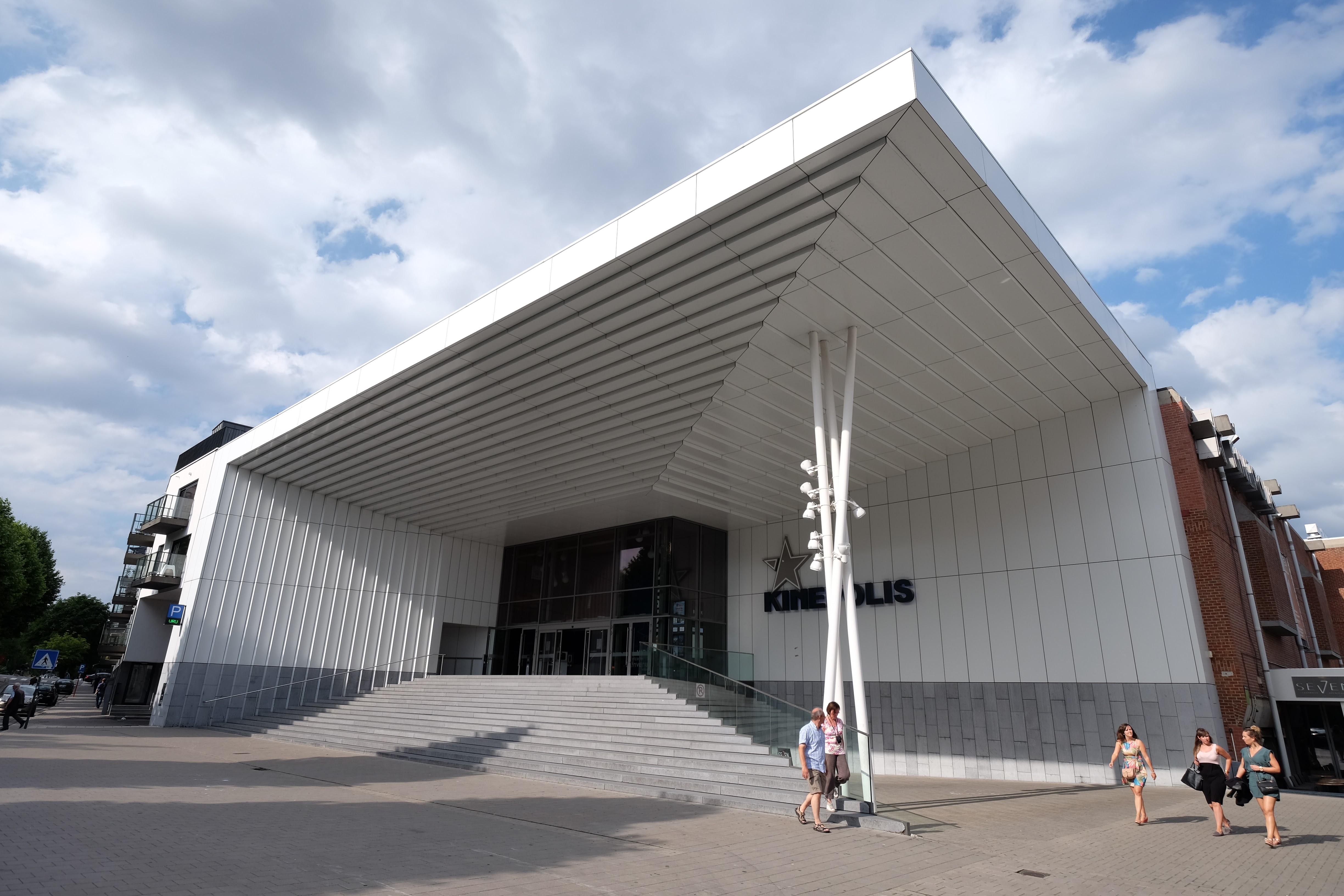 Afbeelding door Ben Bender op Wikimedia. Kinepolis Gent.