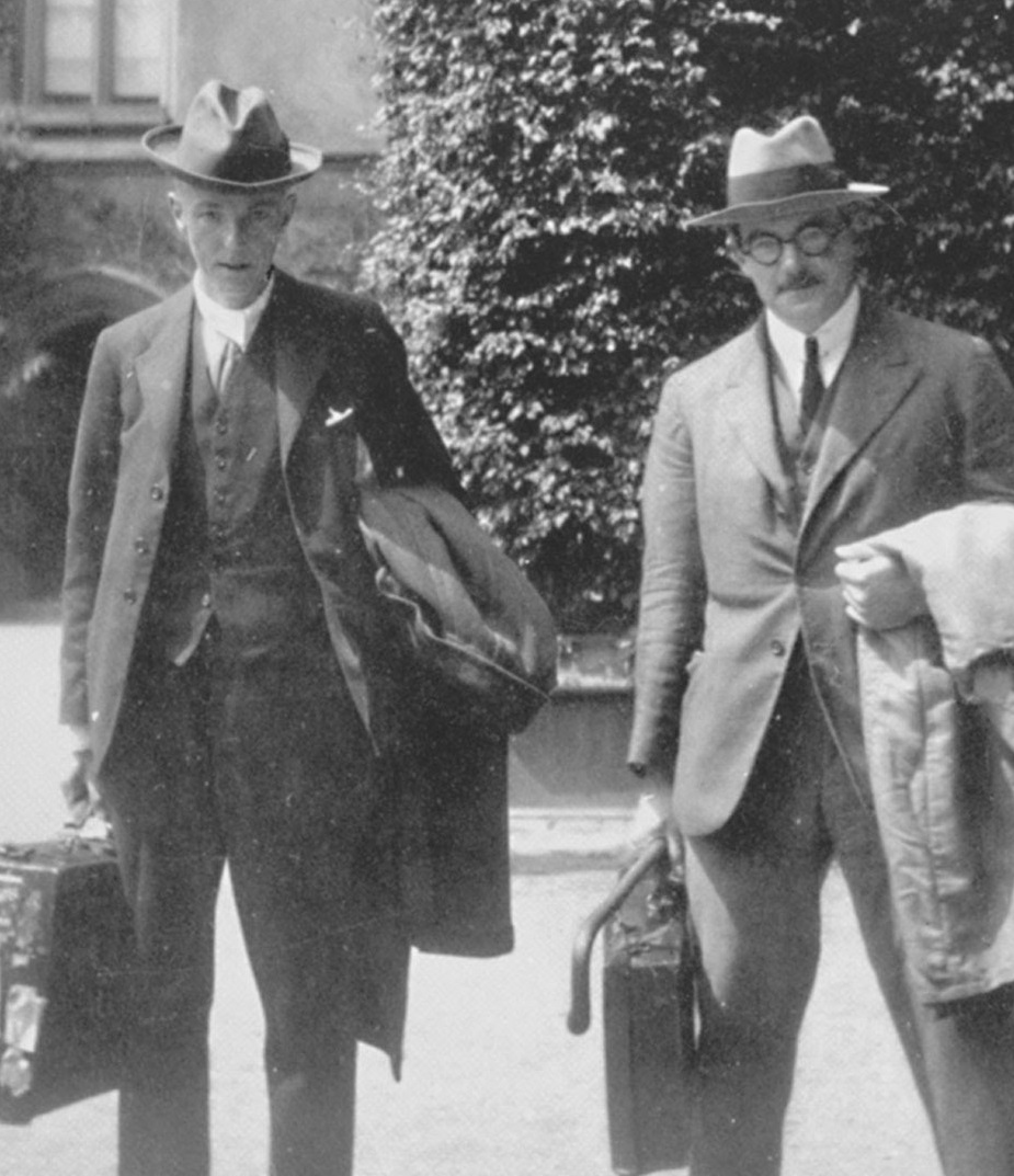 Hardy en Littlewood in New Court, Trinity College.